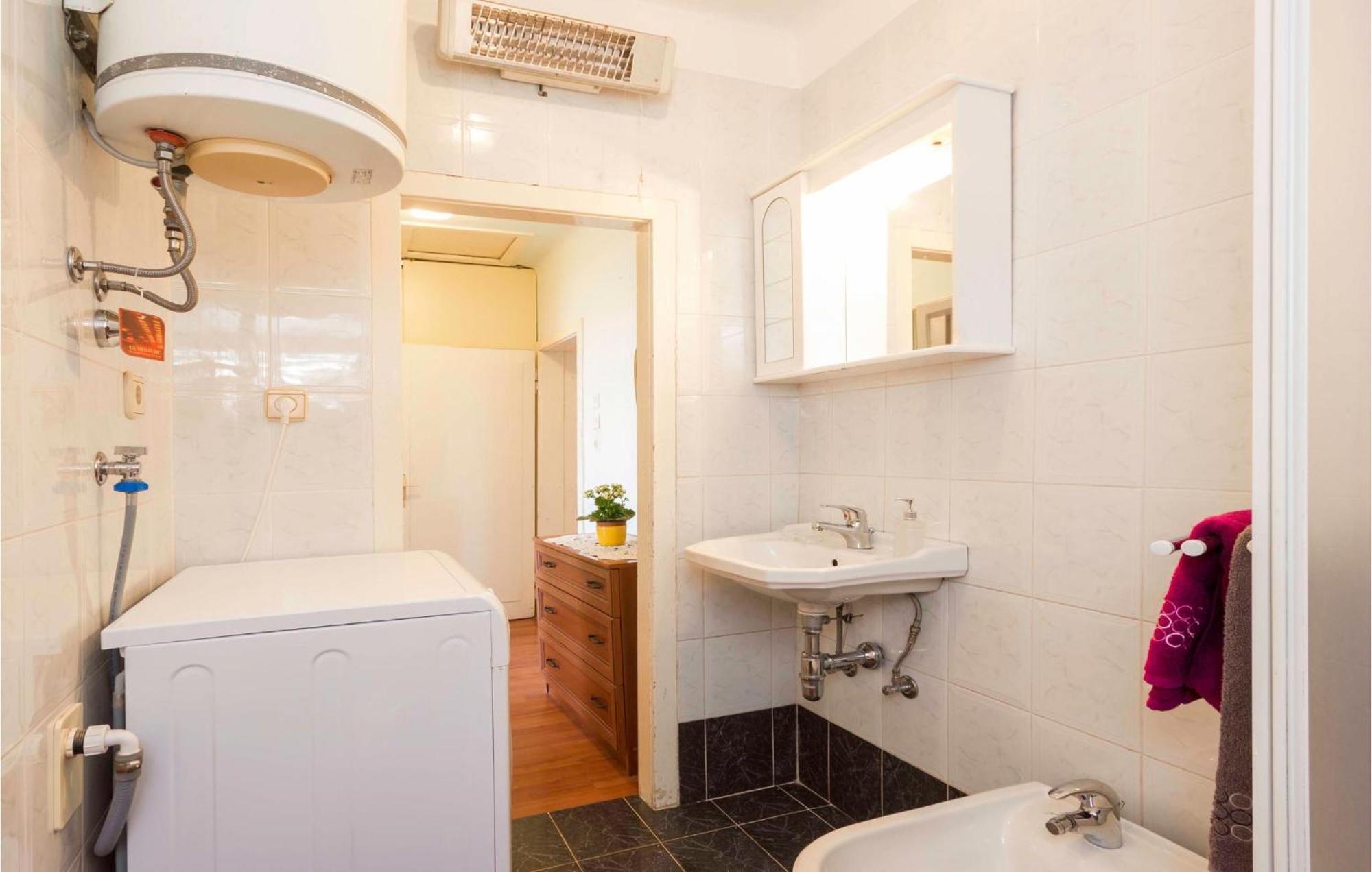 Awesome Apartment In Lovran With House Sea View Екстериор снимка